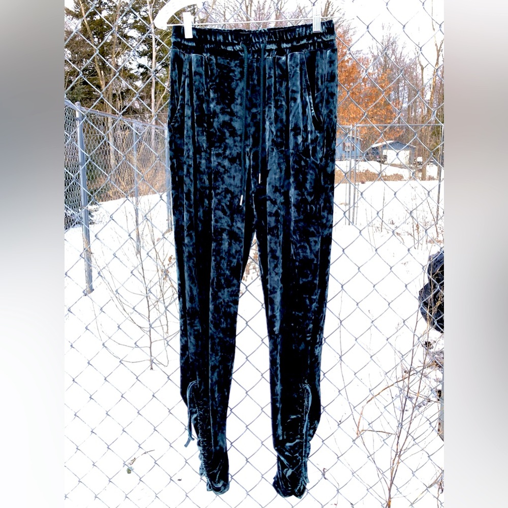 Romeo + Juliet couture velvet velour blue joggers soft pants women medium